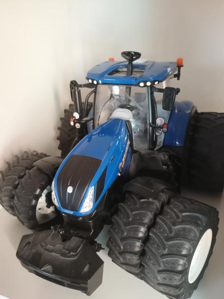 Traktor news holland s duplákmi,