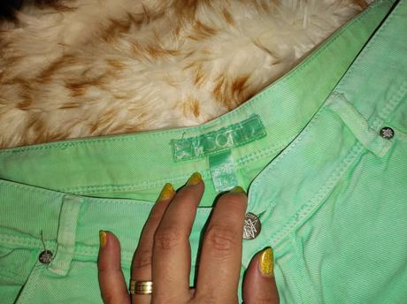 Riflové bedrové kraťasy, 28