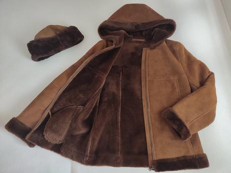 Kožuch + baranica z pravej kožušiny jahňa, 46