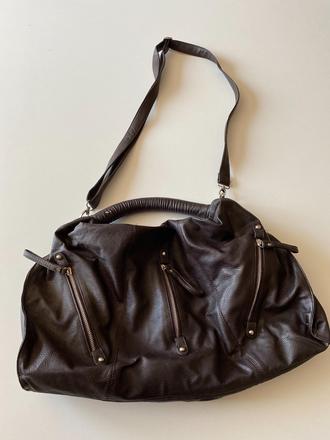 Tmavohnedá kabelka,