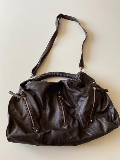 Tmavohnedá kabelka,