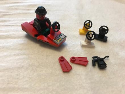 Lego lodička, panacik s plutvami, volanty,