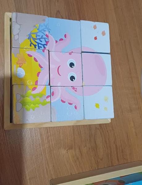 Kocky, hodiny, čísla, farby bludisko, 