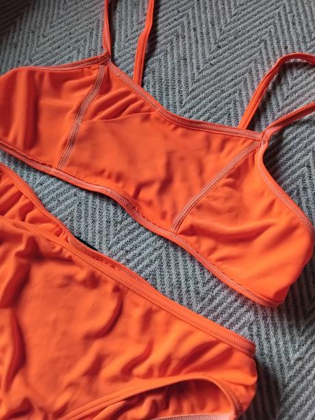 Dvojdielne plavky, tribord,146