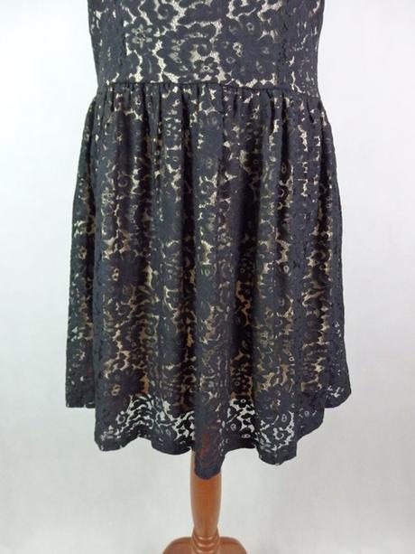 Kvalitné čipkované šaty, amisu,42