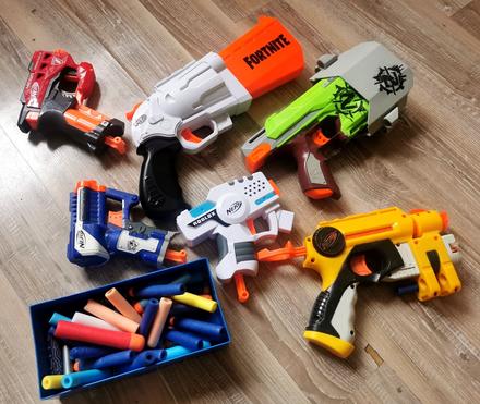 Nerf pištole spolu 15e, 