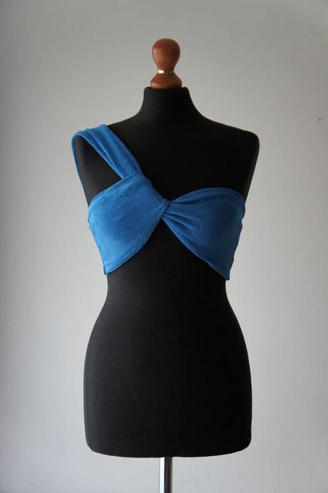 Letný asymetrický bandeau top zn.shein, xs