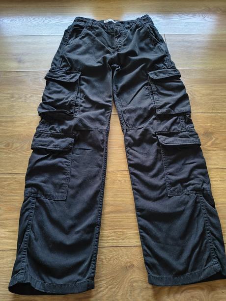 Cool kapsáče, bershka,152