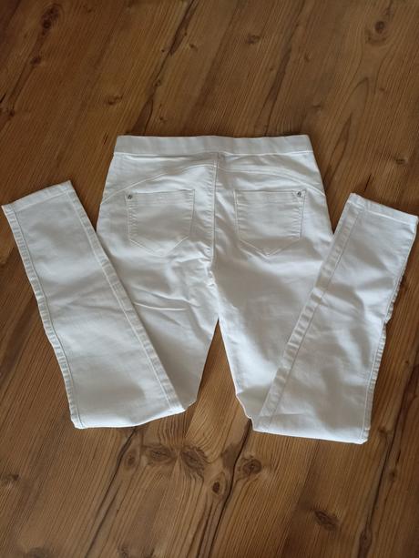 Biele nohavice, 36