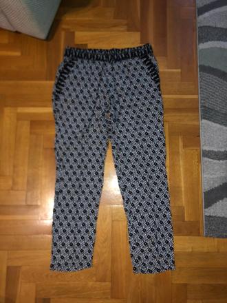 Oui originál perfektne, pohodlné,padave s vreckami, m