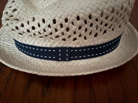 Letný biely klobúk, 58