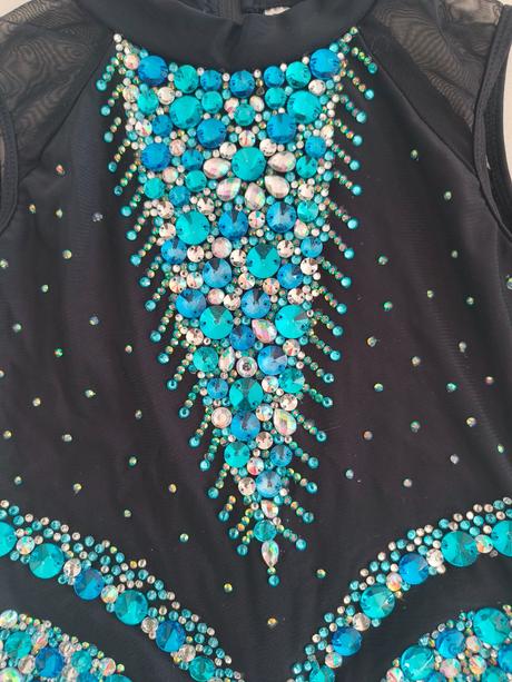 Dres na modrú gymnastiku, 140