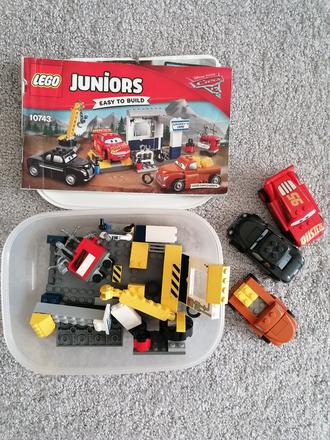 Lego junior 10743 smokeyho garáž,