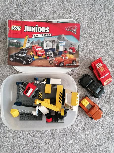 Lego junior 10743 smokeyho garáž, 
