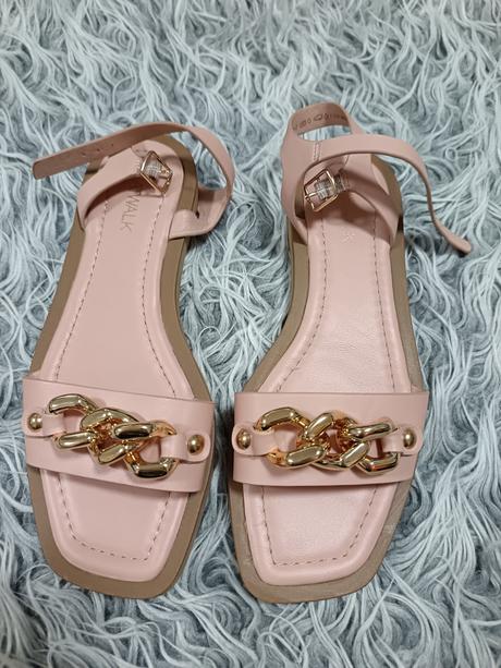 Ružové sandále, 38