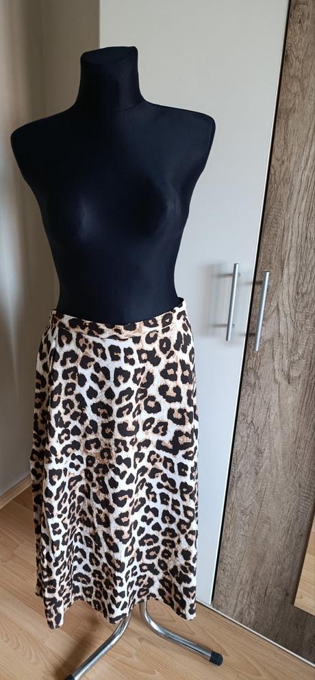 Midi sukňa veľkosť l, l
