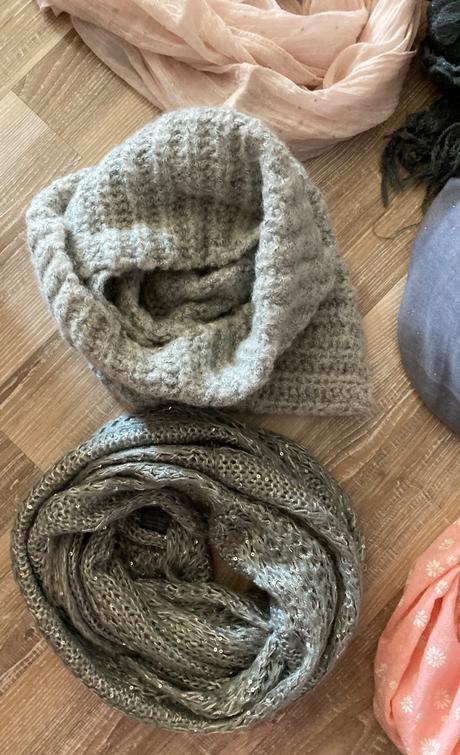 Balíček šál,nákrčník,šatky cena spolu za 11 ks, 