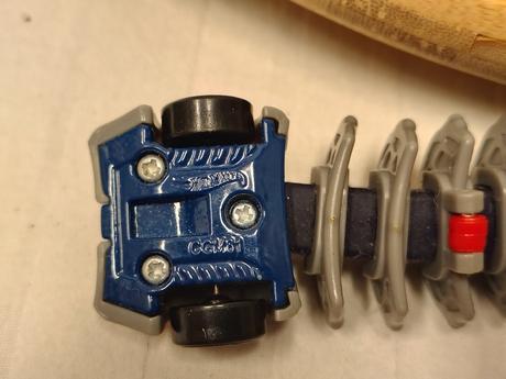 Zberateľský retro kĺbový model hot wheels mutant m,