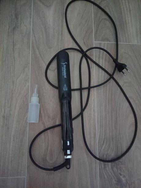 Parná žehlička na vlasy,