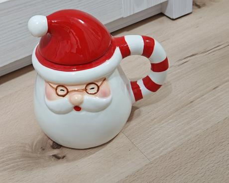 Šalka, hrnček s čiapkou mikuláš, 