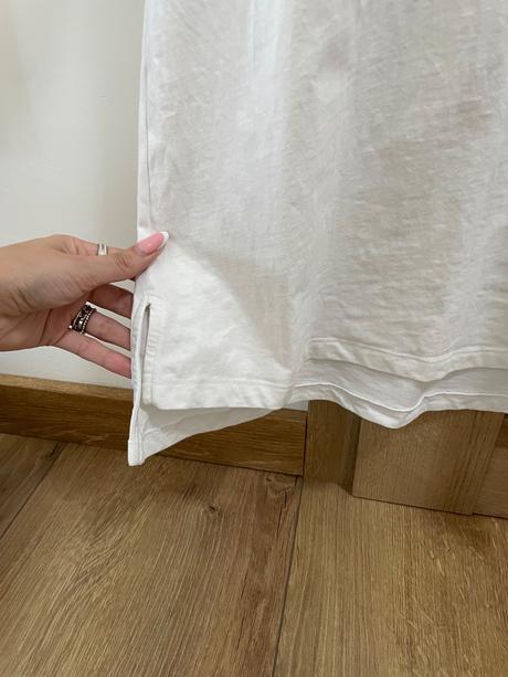 Biele tričko so zaujímavými detailami, bershka,l