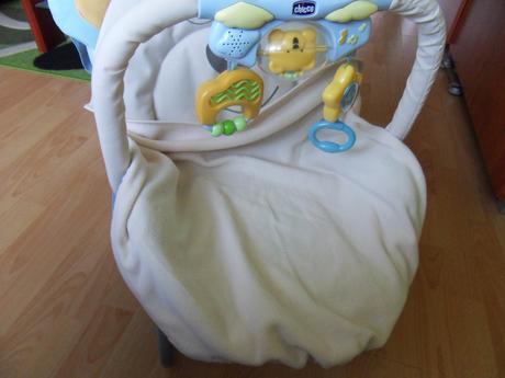 Vibračné kresielko chicco,