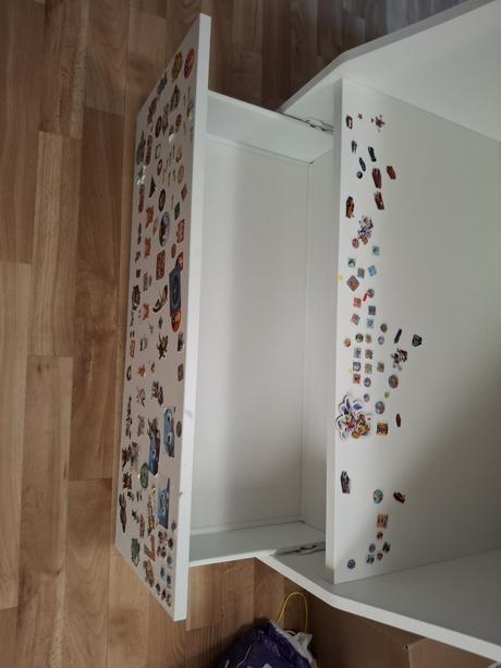 Kniznica bergig ikea, 