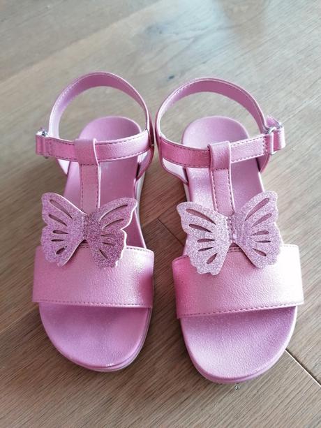 Sandalky c. 30, cupcake,30