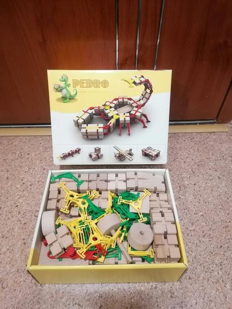 Drevená skladačka - pedro, 