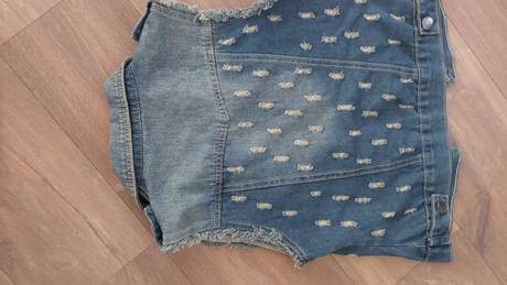 Dievcenska riflova vesticka, 152