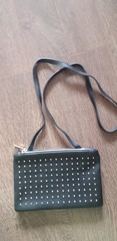 Resserved crossbody, reserved