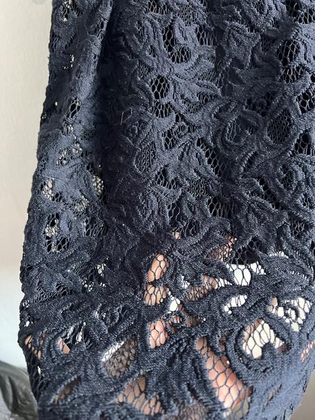 Zara tmavomodre  saty cipkovane s stav foto. malo, zara,s