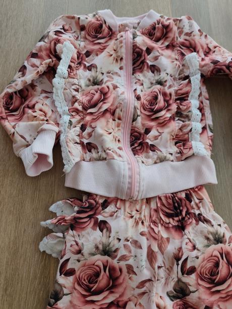 Tepláková súprava s ružami handmade, 92
