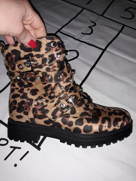 Peckove cizmy nenosene, zara,37