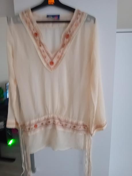 Dámska ľahká blúzka, s