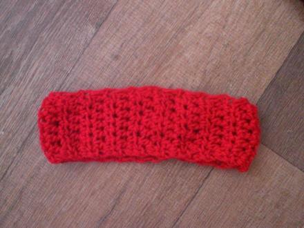 Červená háčkovaná čelenka - perfektný stav,