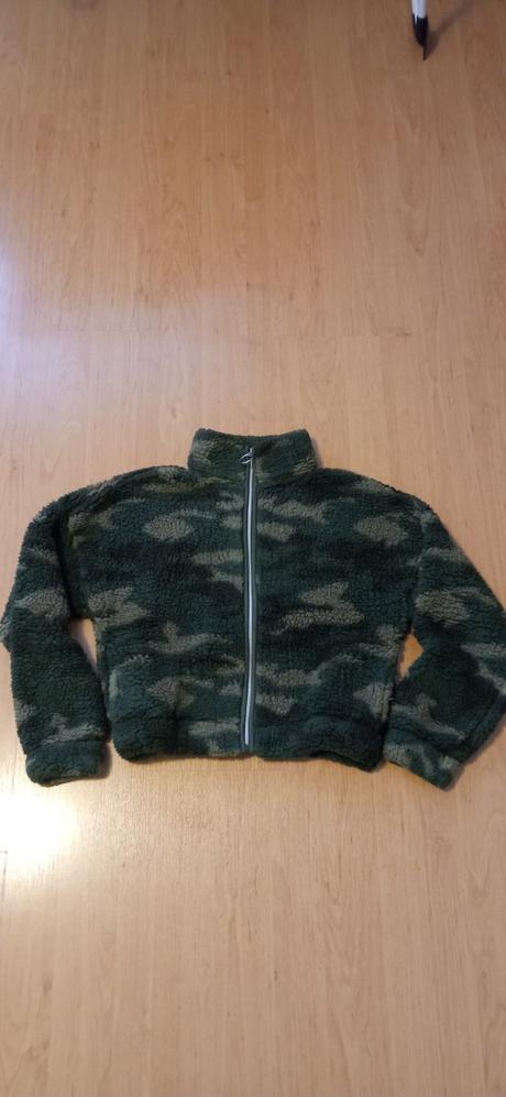 Chlpatá mikino-bunda, takko,152