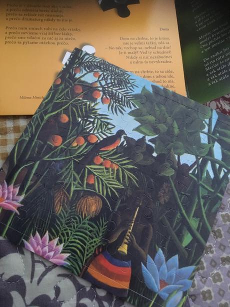 Papierové puzzle a hlavolamy a kartičky starwars,