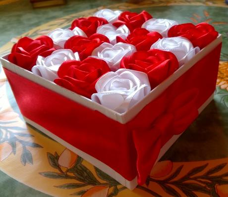 Satenove ruze box, 