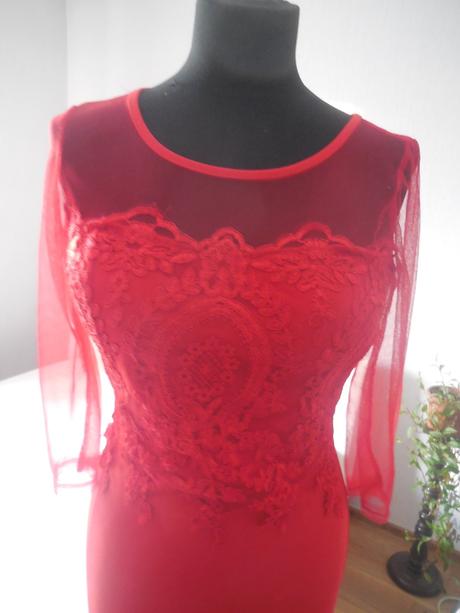 Červené spoločenské šaty, s