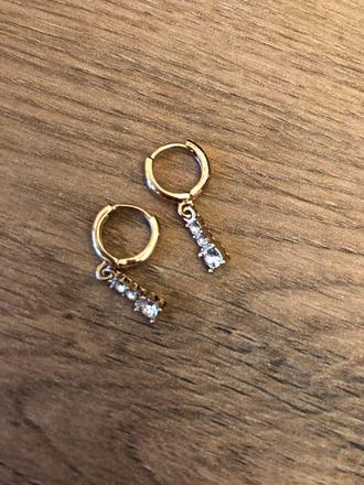 Zlaté náušnice six,