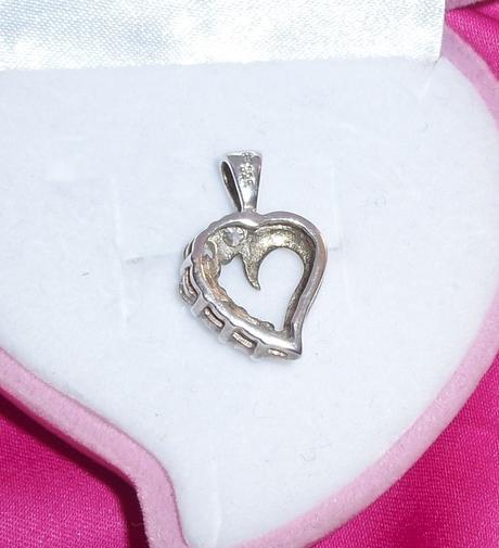 Strieborne srdiecko so zirkonmi,