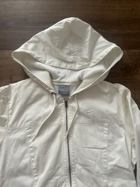 Tenká nike bunda, nike,s