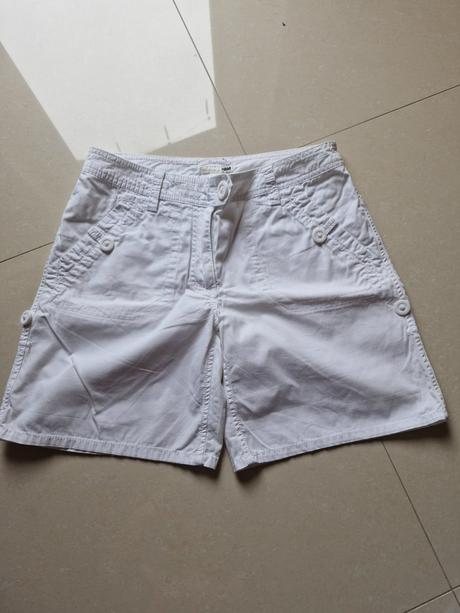 Damske biele kratasy, h&m,36