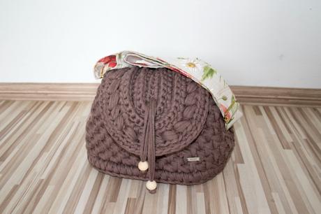 Háčkovaná taška cez rameno, 