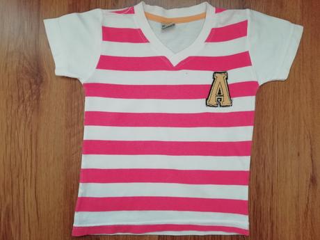 Tričko s písmenkom "a",veľk. 104cm, 104
