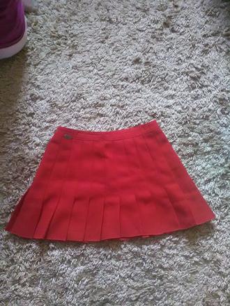 Krásna červená skladaná sukňa, s