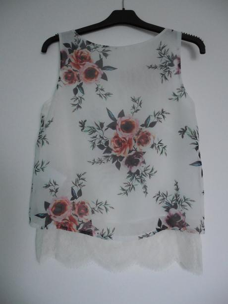 Kvietkovaná blúzka, 34