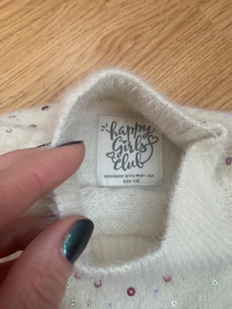 Pulovrik s flitrami, 122