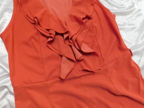 Kvalitne pekne šaty, 44